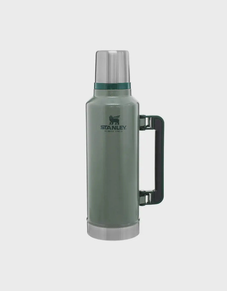 Stanley | Classic Legendary Bottle | 1.9L Green - Long Way Home